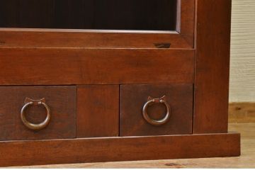 アンティーク家具　素敵なデザイン!四尺水屋箪笥サイドボード