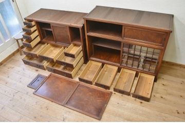 アンティーク家具　特別注文造り　引き戸が入れ替え可能　関東水屋箪笥