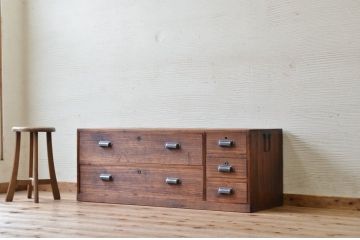 アンティーク家具　古い木のアンティークローチェスト(ローボード)1