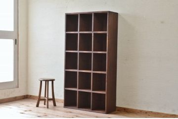 アンティーク家具　使い込まれたアンティークマス目棚4(飾り棚、陳列棚、下駄箱)