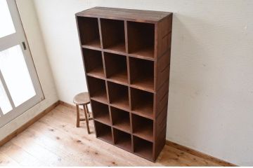 アンティーク家具　使い込まれたアンティークマス目棚6(飾り棚、陳列棚、下駄箱)