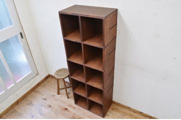アンティーク家具　使い込まれたアンティークマス目棚8(飾り棚、陳列棚、下駄箱)