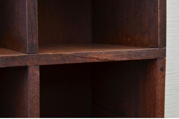 アンティーク家具　使い込まれたアンティークマス目棚8(飾り棚、陳列棚、下駄箱)