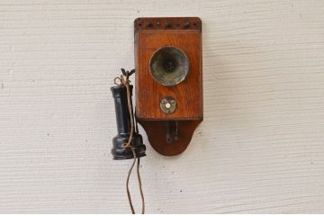 ○大正〜昭和初期　古い電話機