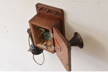 ○大正〜昭和初期　古い電話機