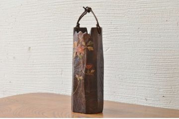 ○古い桐製蒔絵花入れ