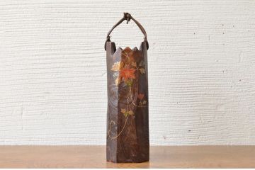 ○古い桐製蒔絵花入れ