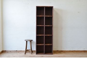 アンティーク家具　使い込まれたアンティークマス目棚10(飾り棚、陳列棚、下駄箱)