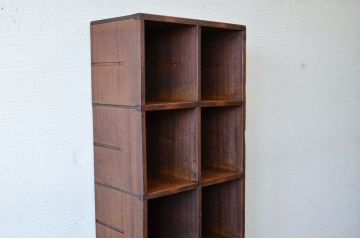 アンティーク家具　使い込まれたアンティークマス目棚10(飾り棚、陳列棚、下駄箱)