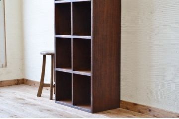 アンティーク家具　使い込まれたアンティークマス目棚10(飾り棚、陳列棚、下駄箱)
