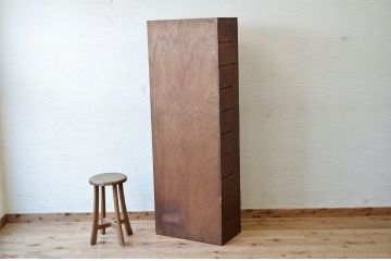 アンティーク家具　使い込まれたアンティークマス目棚10(飾り棚、陳列棚、下駄箱)