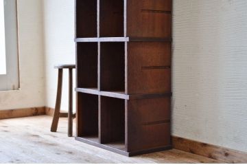 アンティーク家具　使い込まれたアンティークマス目棚14(飾り棚、陳列棚、下駄箱)