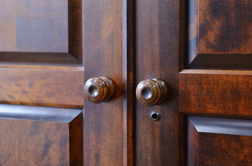 中古　北海道民芸家具ワードローブ(洋服箪笥)