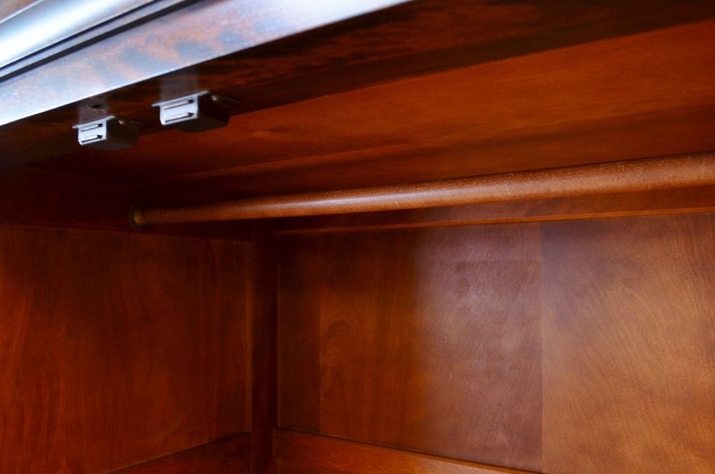 中古　北海道民芸家具ワードローブ(洋服箪笥)