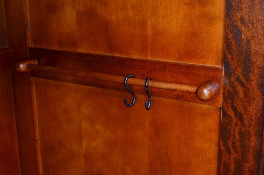 中古　北海道民芸家具ワードローブ(洋服箪笥)