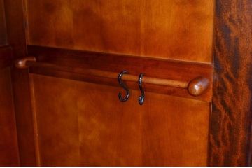 中古　北海道民芸家具ワードローブ(洋服箪笥)