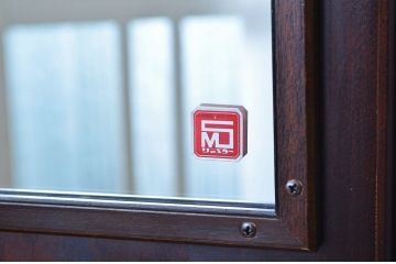 中古　北海道民芸家具ワードローブ(洋服箪笥)