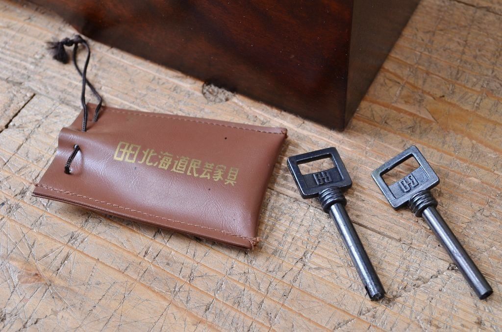 中古　北海道民芸家具ワードローブ(洋服箪笥)