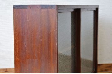 アンティーク家具　古い木の小振りなアンティーク収納棚1