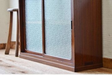 アンティーク家具　古い木の小振りなアンティーク収納棚1