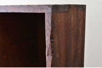 アンティーク家具　使い込まれたアンティークマス目棚17(飾り棚、陳列棚、下駄箱)
