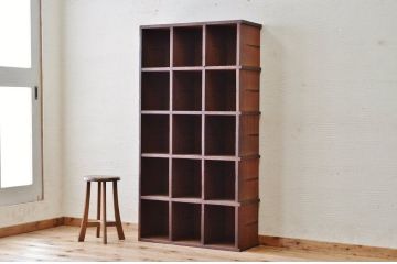アンティーク家具　使い込まれたアンティークマス目棚18(飾り棚、陳列棚、下駄箱)