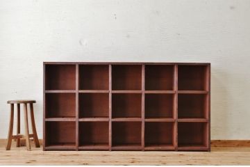 アンティーク家具　使い込まれたアンティークマス目棚18(飾り棚、陳列棚、下駄箱)