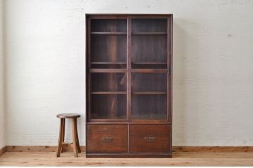アンティーク家具　古い栓材のアンティーク本棚(収納棚、飾り棚)