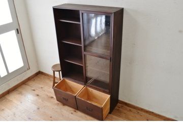 アンティーク家具　古い栓材のアンティーク本棚(収納棚、飾り棚)