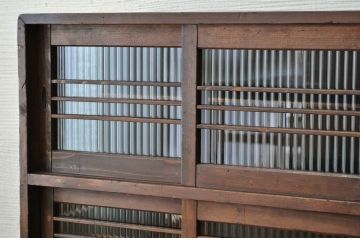 アンティーク家具　モールガラスアンティーク収納棚(下駄箱)