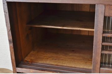 アンティーク家具　モールガラスアンティーク収納棚(下駄箱)