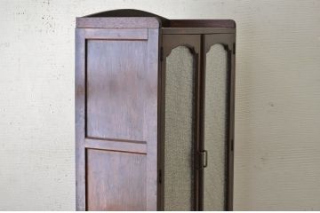 アンティーク家具　古い洋館の脚付きダイヤガラス本箱(食器棚)