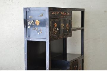 アンティーク家具　石細工の素晴らしいアンティーク飾り棚