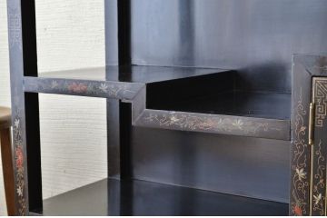 アンティーク家具　石細工の素晴らしいアンティーク飾り棚