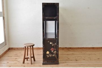 アンティーク家具　石細工の素晴らしいアンティーク飾り棚
