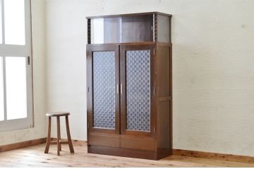レトロ家具　レトロなデザインの大振りなアンティーク本箱(本棚)