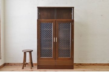 レトロ家具　レトロなデザインの大振りなアンティーク本箱(本棚)