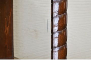 レトロ家具　レトロなデザインの大振りなアンティーク本箱(本棚)