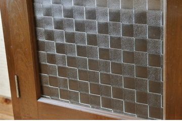 レトロ家具　レトロなデザインの大振りなアンティーク本箱(本棚)