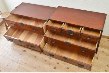 アンティーク家具　☆木目の素晴らしい二段重ね庄内箪笥