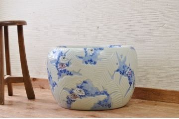 美しい陽刻　瀬戸火鉢