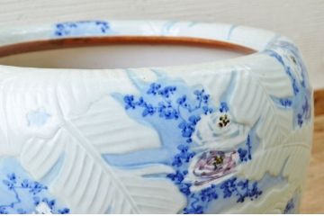 美しい陽刻　瀬戸火鉢
