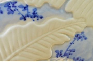 美しい陽刻　瀬戸火鉢