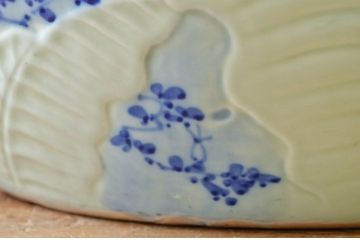 美しい陽刻　瀬戸火鉢