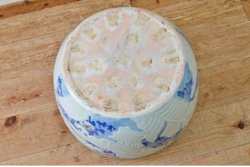 美しい陽刻　瀬戸火鉢