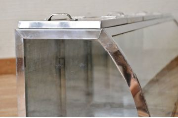アンティーク家具　古いブリキの大振りなRガラスケース