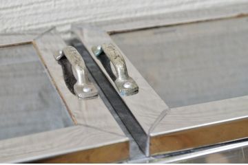 アンティーク家具　古いブリキの大振りなRガラスケース
