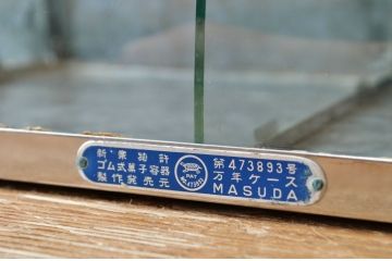 アンティーク家具　古いブリキの大振りなRガラスケース