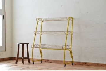 レトロ家具　レトロなアイアンラック(飾り棚)