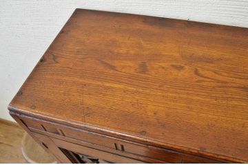 アンティーク家具　可愛いデザイン!アンティーク本箱